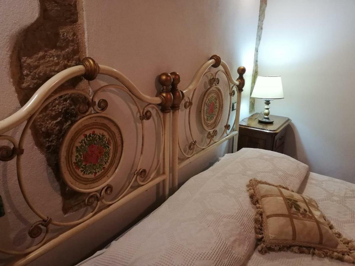 Il Fienile Nella Roccia Pensionat Casole dʼElsa Exteriör bild