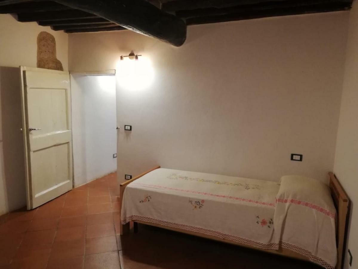 Il Fienile Nella Roccia Pensionat Casole dʼElsa Exteriör bild