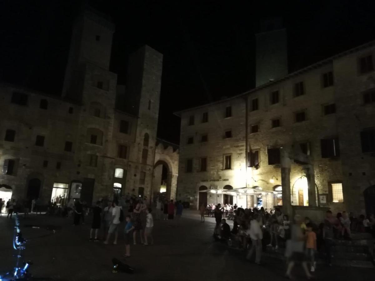 Il Fienile Nella Roccia Pensionat Casole dʼElsa Exteriör bild