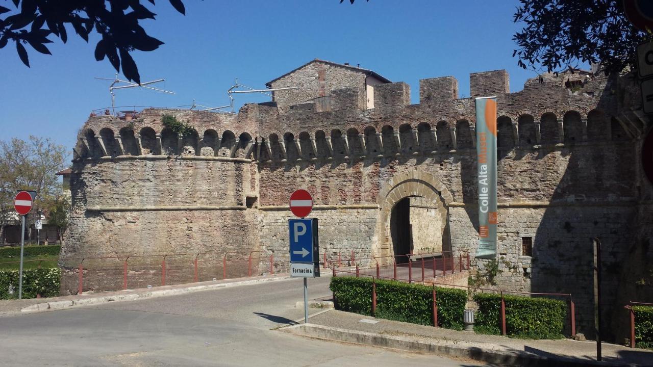 Il Fienile Nella Roccia Pensionat Casole dʼElsa Exteriör bild